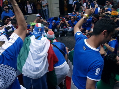 Italienarna förbereder sig inför match mot Holland